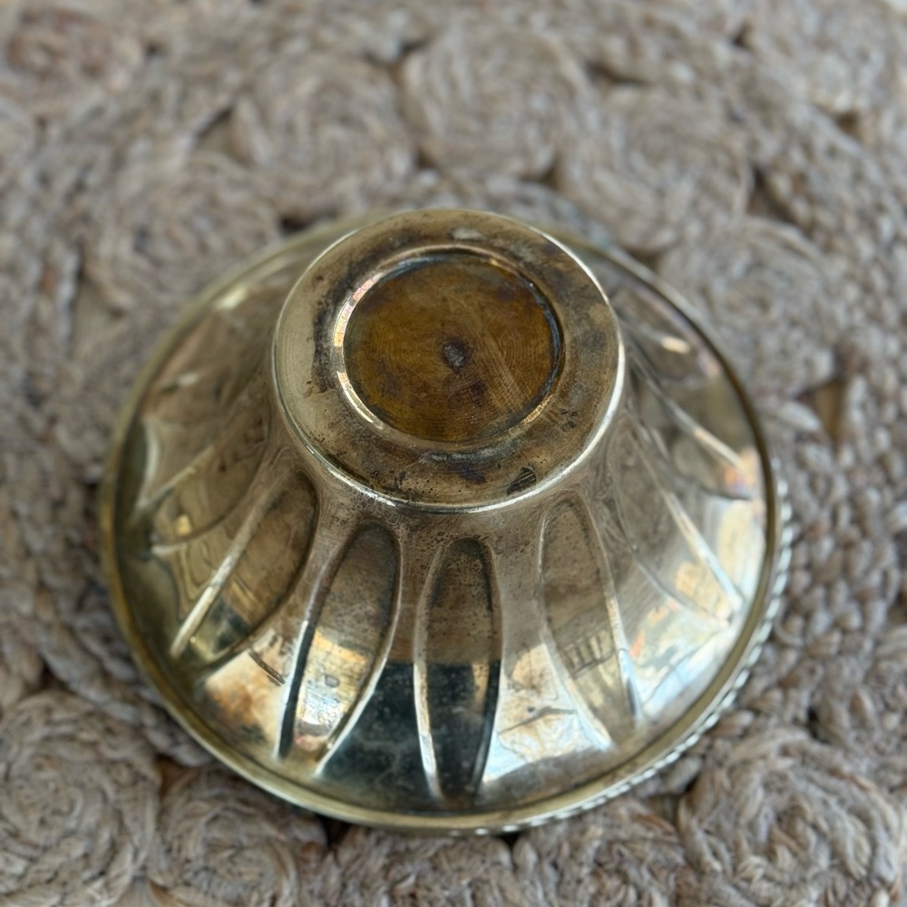 Vintage Brass Basket With Swiveling Handle - Picture 7 of 9